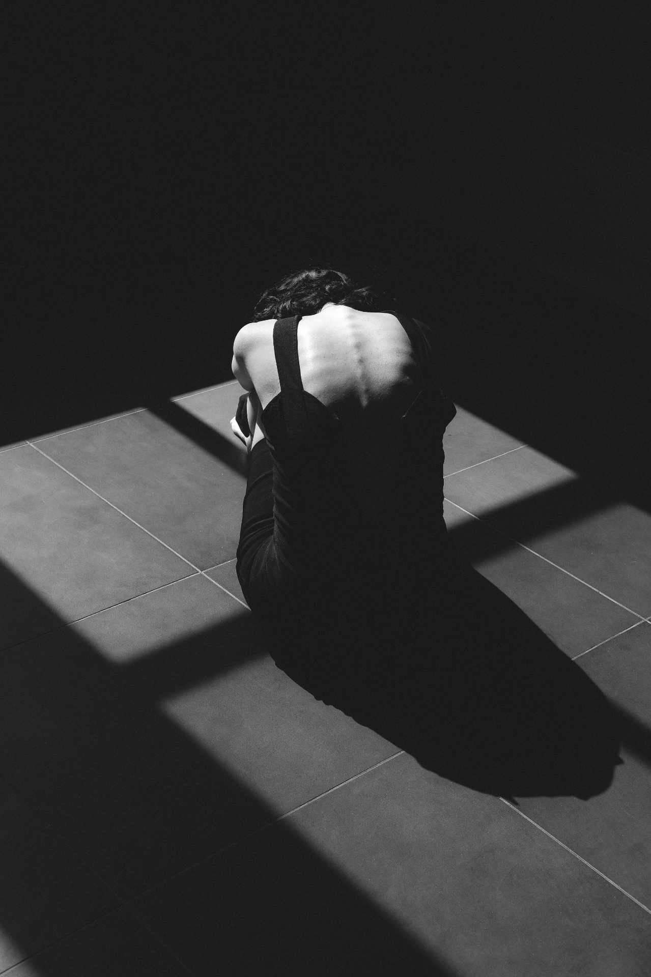 Why your lower back pain keeps coming back (and what's actually keeping it there)