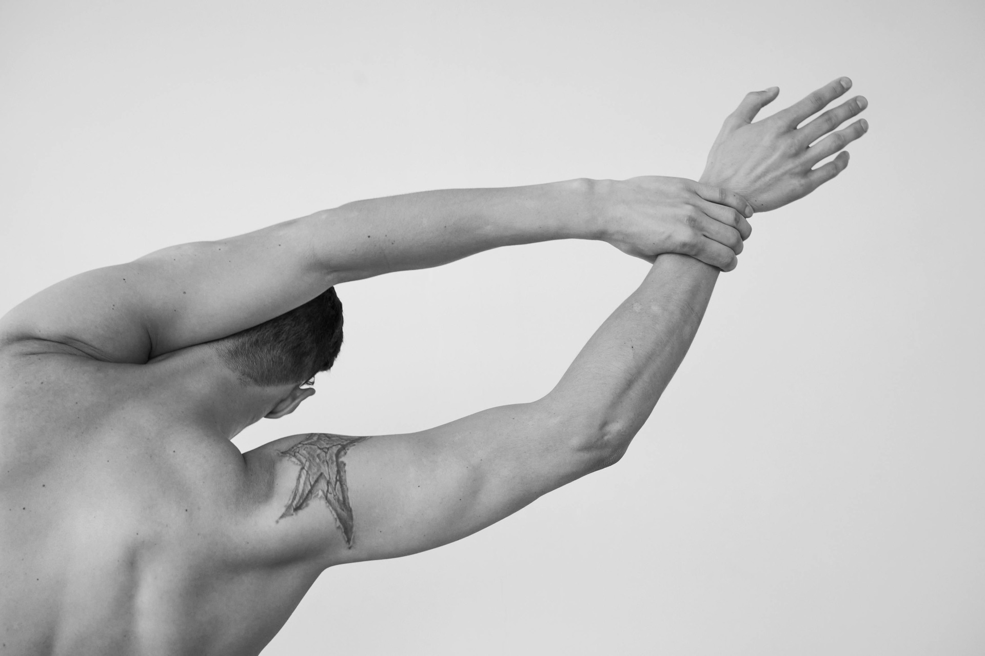 Why your shoulder hurts when you reach overhead (and what to do about it)