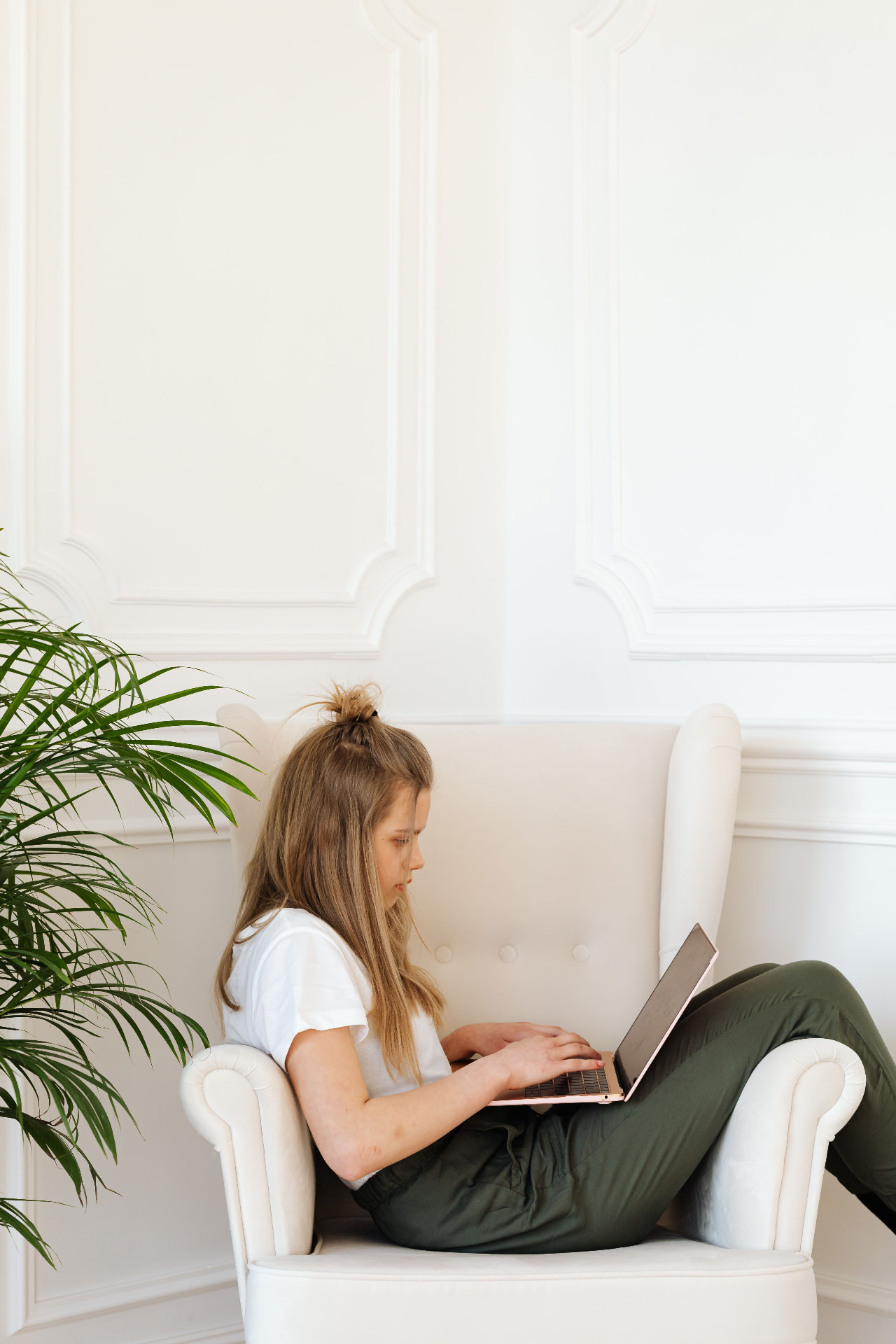 Postural pain: why your neck and back ache after a day at the laptop
